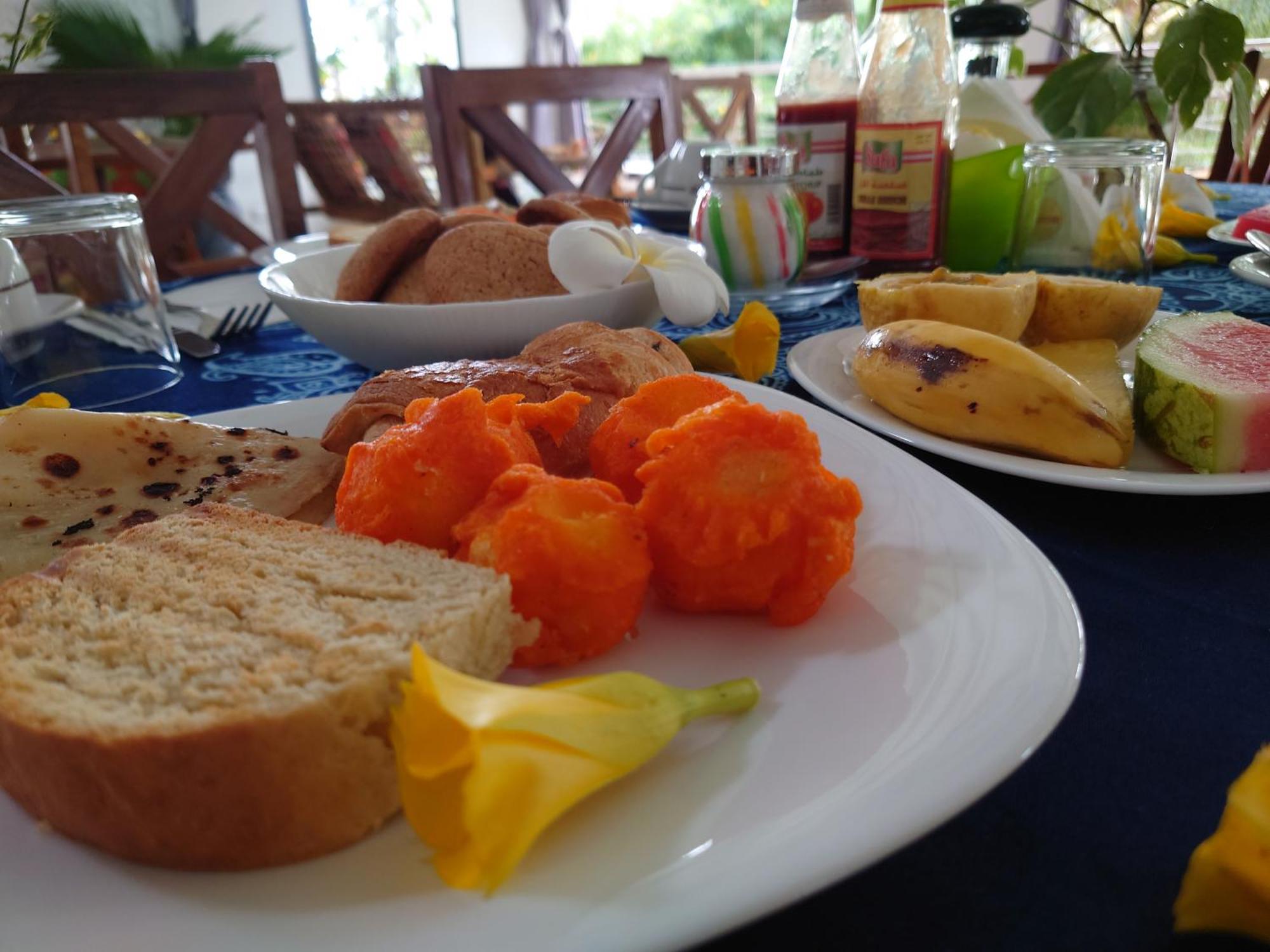 Kobe House Bed & Breakfast