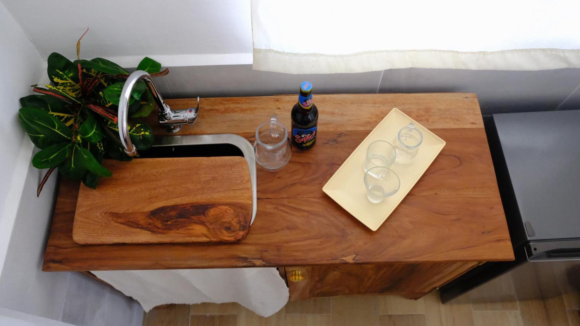 Kobe House Bed & Breakfast