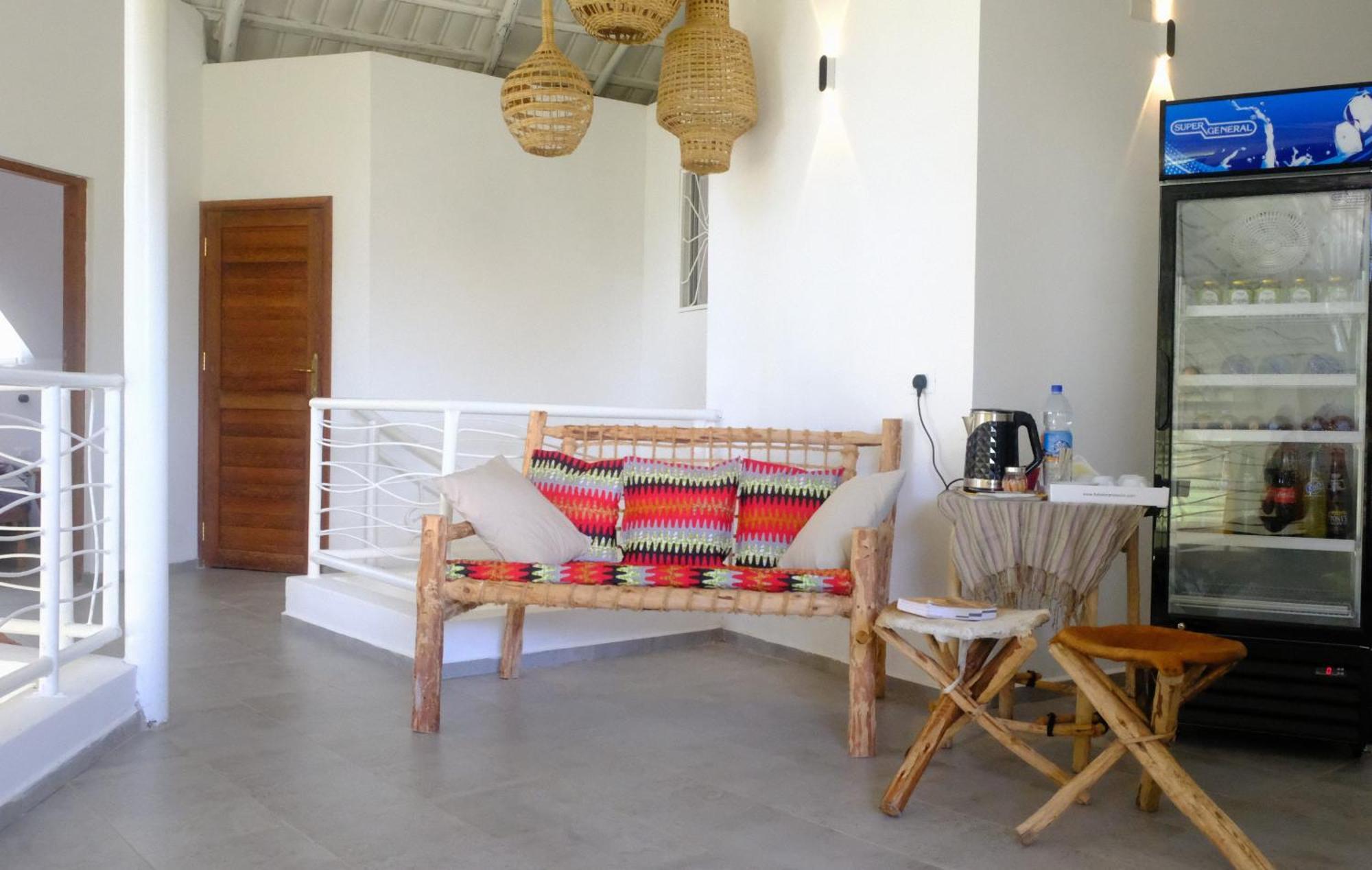 Bed & Breakfast Kobe House 3*