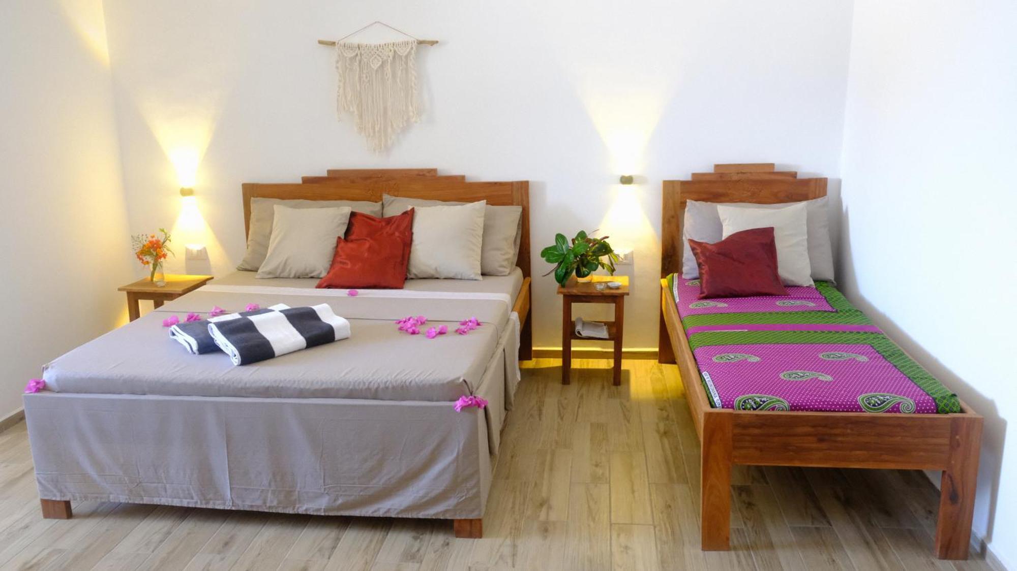 Bed & Breakfast Kobe House 3*
