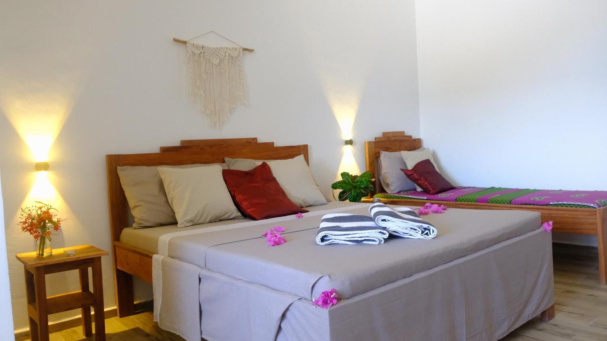 Kobe House Bed & Breakfast