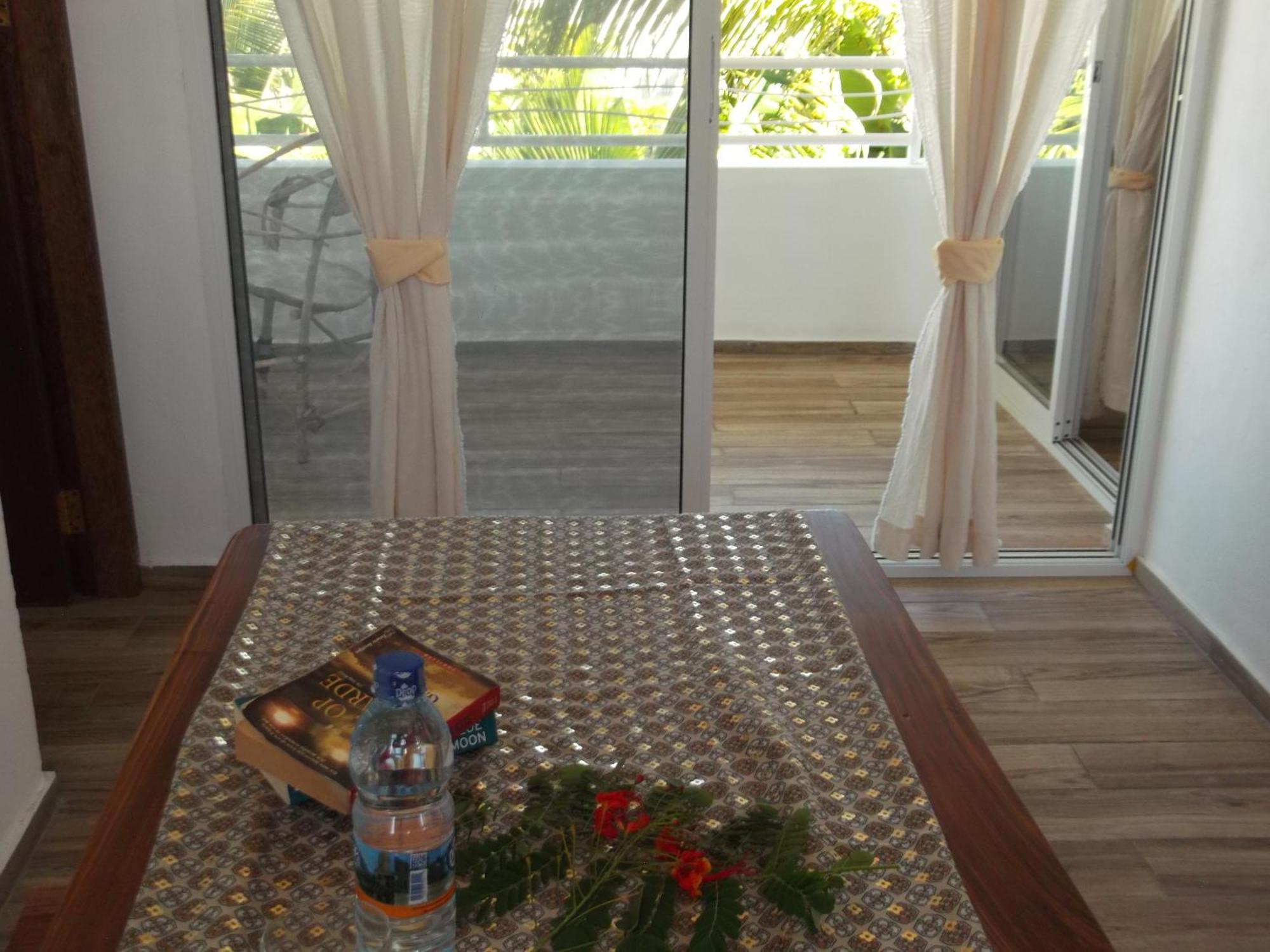 Kobe House Bed & Breakfast
