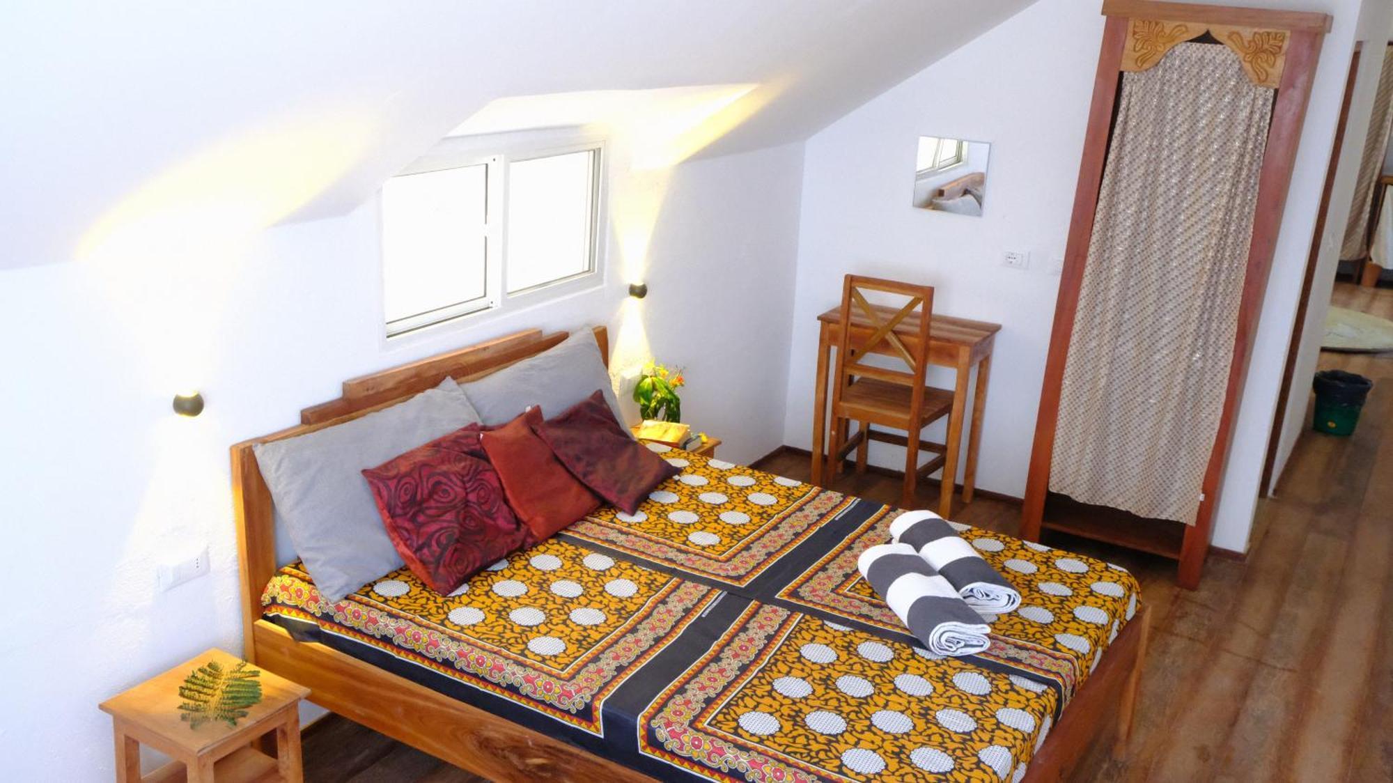 Kobe House Bed & Breakfast 3*
