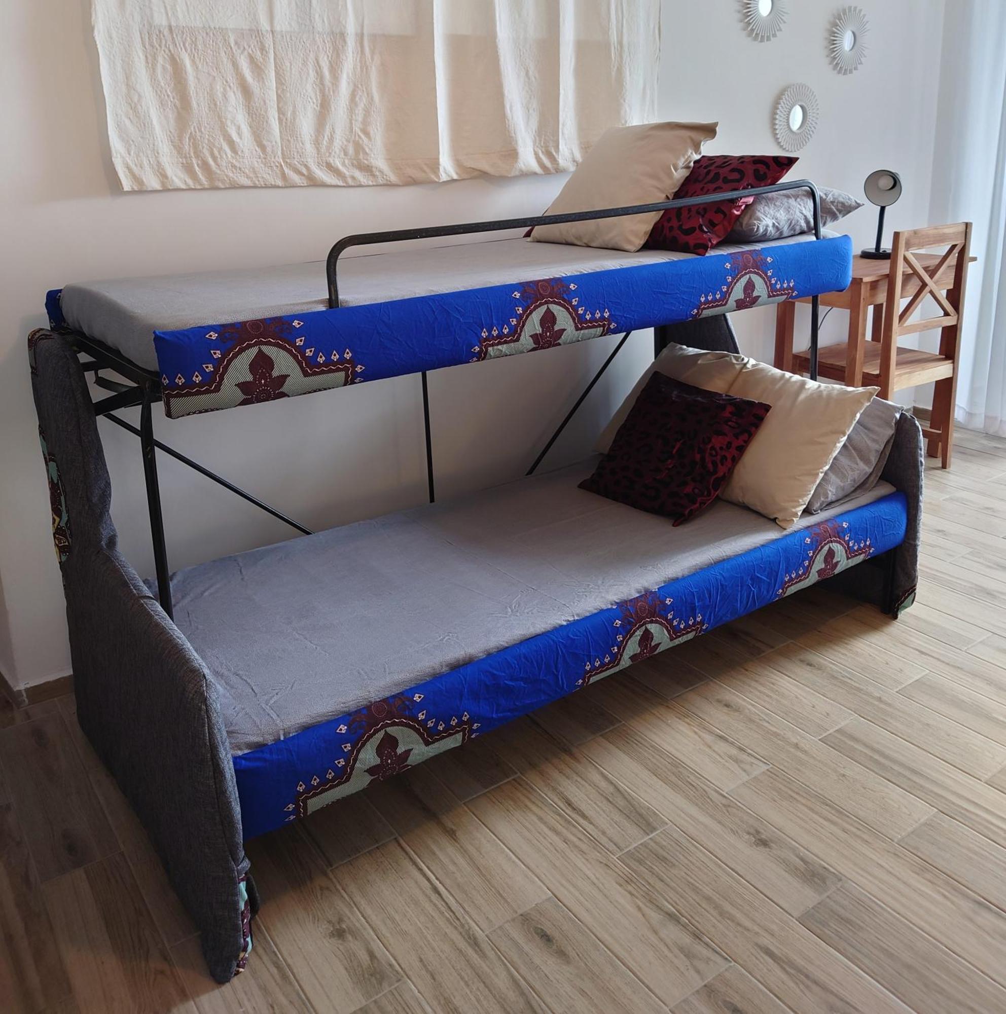 Kobe House Bed & Breakfast